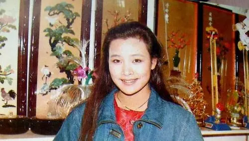 陈冲|“弃中国籍”陈冲，一句话毁了春晚，连累《新闻联播》向观众道歉