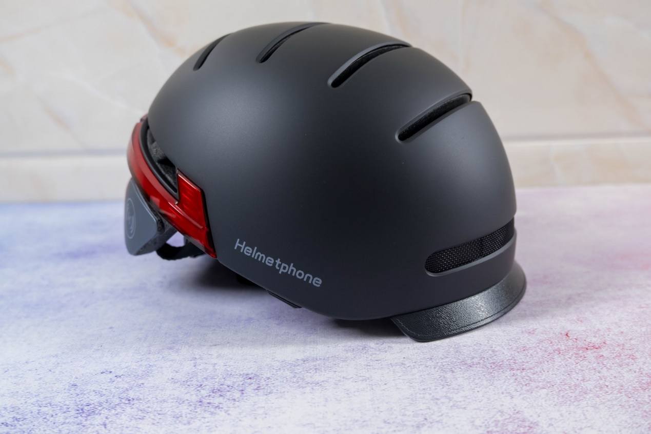 华为鸿蒙系统|头盔也智能,有音响,还带灯,Helmetphone智能骑行头盔体验