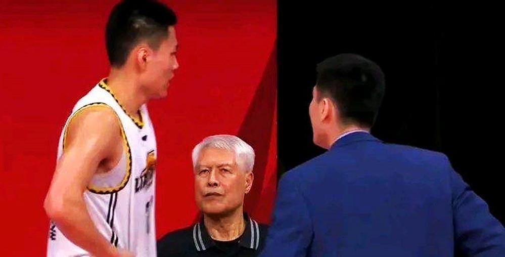 杨鸣|杨鸣当众动手打吴昌泽，吴乃群一旁心疼，张镇麟付豪犯错你敢吗？
