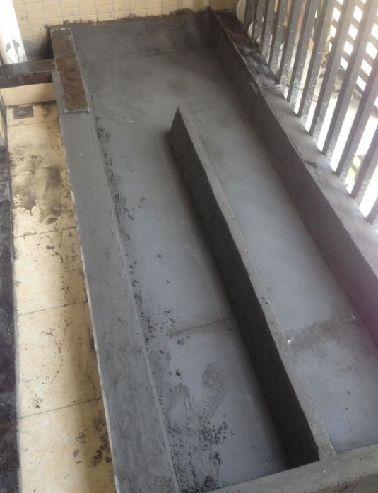 在阳台上砌个鱼池，成本只花200元，亲戚朋友们都眼红了！