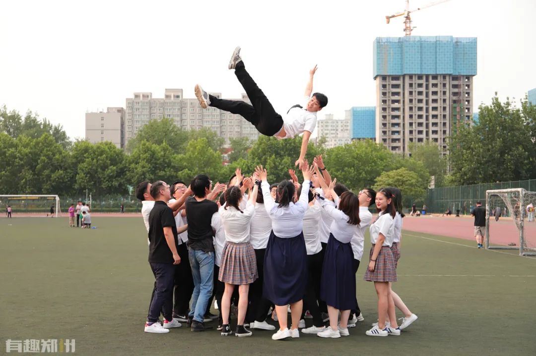 |我00后，刚毕业，「月薪」8000！