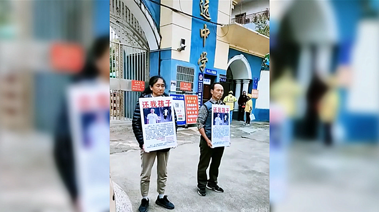 胡鑫宇失踪50天,事件又起波澜,搜救犬主人遭网暴:3处疑点是瞎扯忽悠人