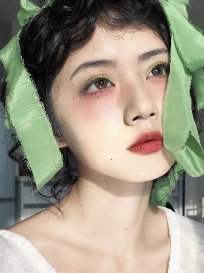 小红书 当鲜花拥有生命，她们会化什么妆？