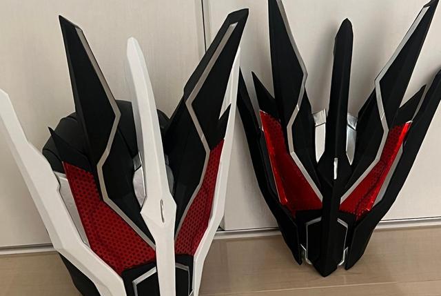 |粉丝3天制作假面骑士亚克千骑皮套,网友出价5000不卖,王者无疑