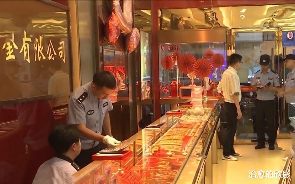 18年浙江金店被盗,警方24小时抓捕疑犯,他却说:7天后得放人