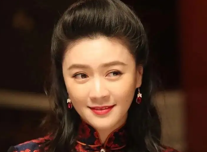 田海蓉|经历母亲和丈夫双双离世的田海蓉,背负悲伤振作起来状态佳