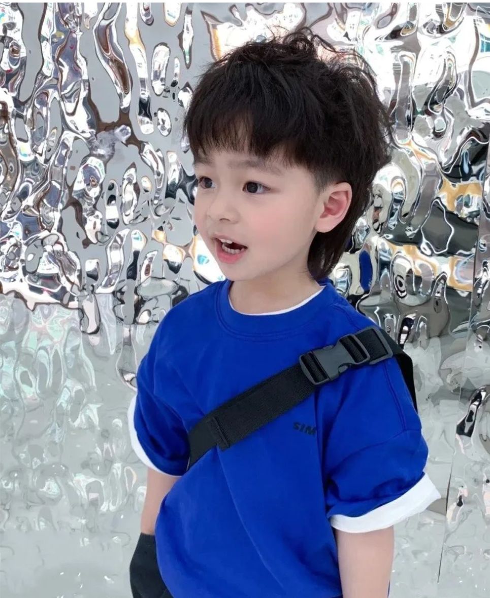 小男孩发型14款，很火很帅气，这个夏天你儿子值得拥有