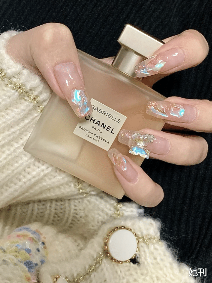 美甲 全网都在夸杨幂这个照片美,开春爆款已经预定