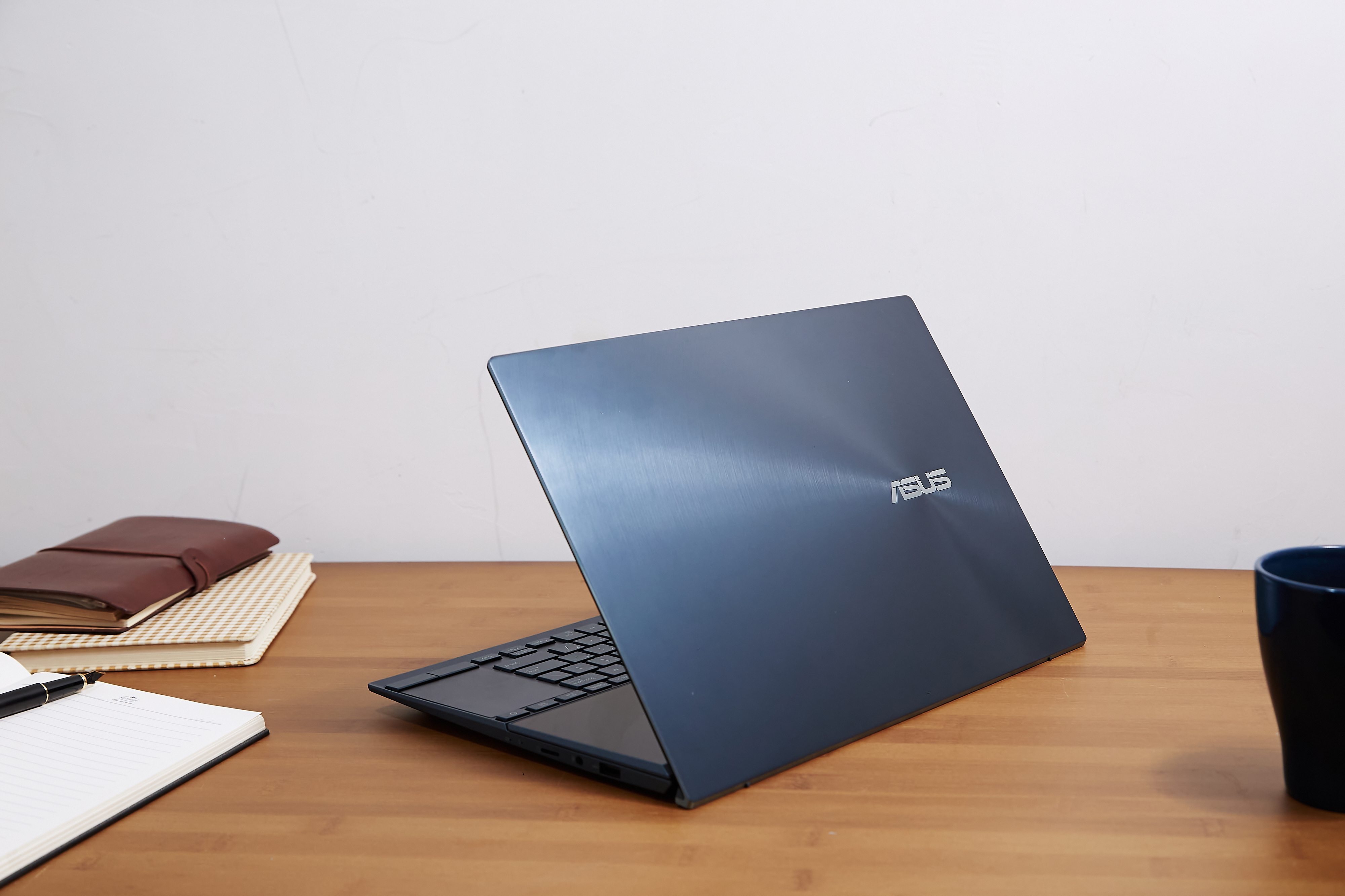 华硕灵耀|华硕灵耀X双屏体验分享：开工两周找到了不加班的高效办公新姿势！