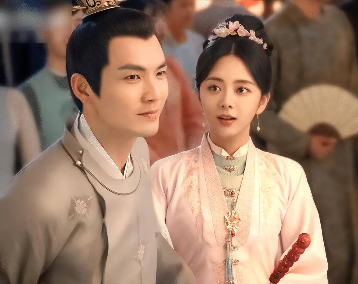 41岁女星给吴倩演妈,48岁钟汉良却还演古偶,吴奇隆说的话没错 - 娱乐