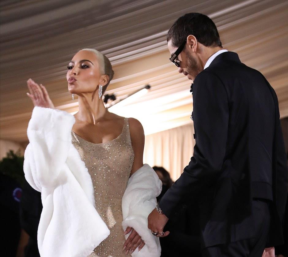 金·卡戴珊|金卡戴珊录影带真相终于曝光！黑人前任说出真相，金姐人设要崩？