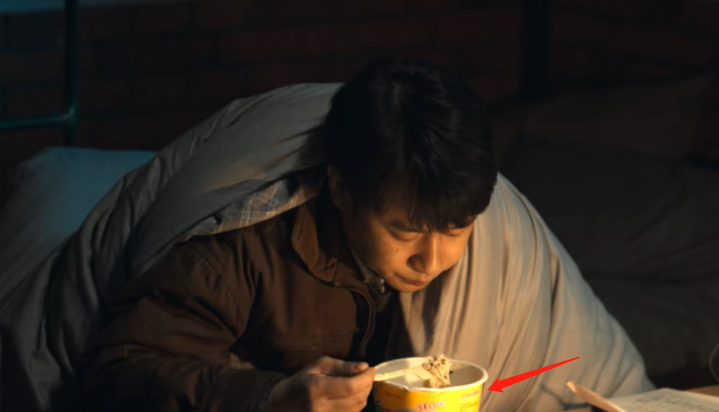 野蛮生长|论植入,谁有《风吹半夏》这么肆无忌惮?遍地广告却没人反感