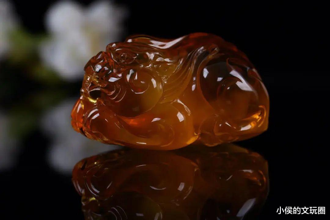 蜜蜡|它是文玩界的扛把子，越黄越值钱？
