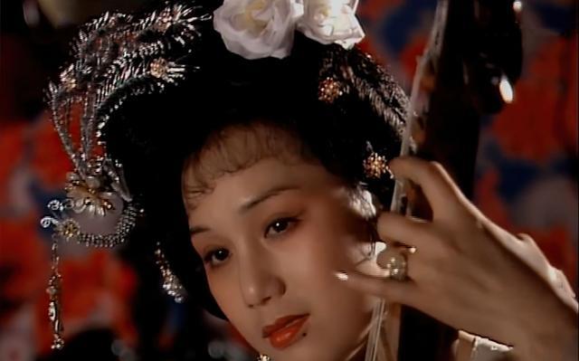 杨贵妃|无儿无女的李建群,与著名导演同居27年不结婚,临终后悔让人泪崩