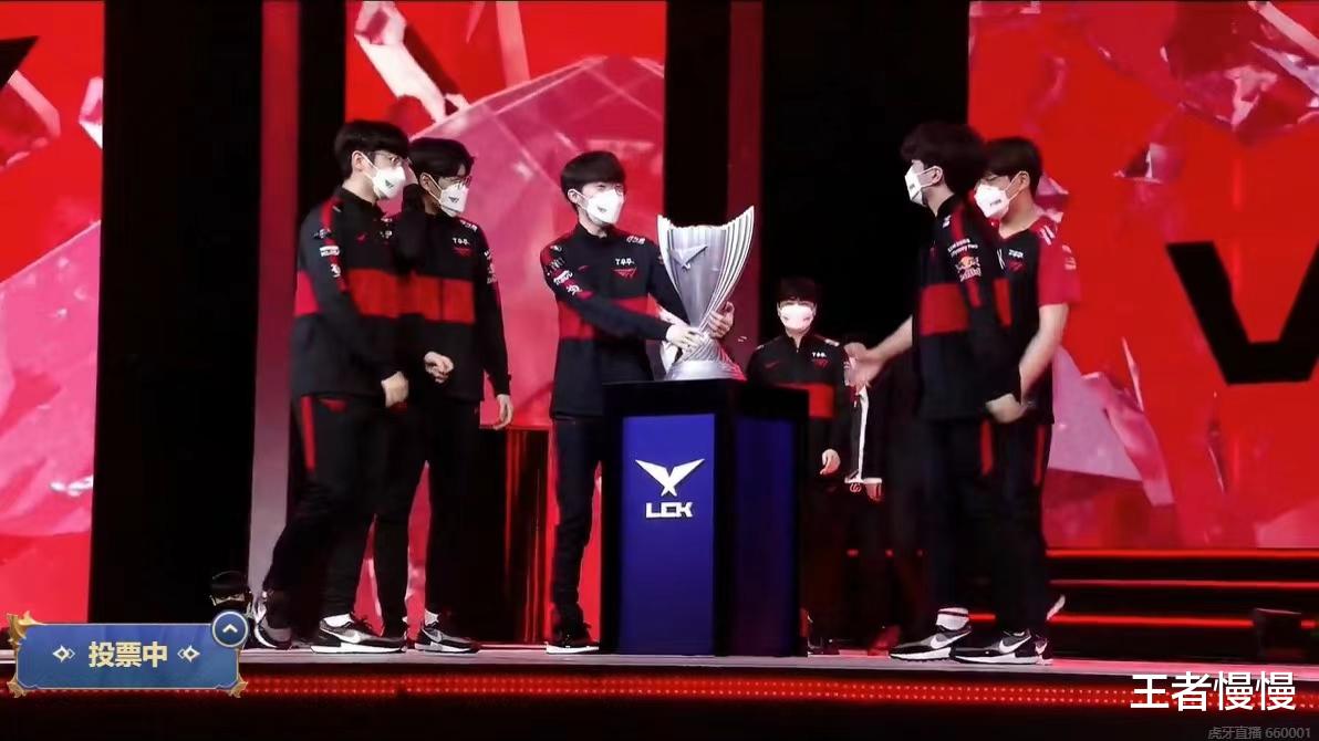 张嘉文|LCK选手年薪被公布,T1全队一年收入上百亿,张嘉文:李哥占大头