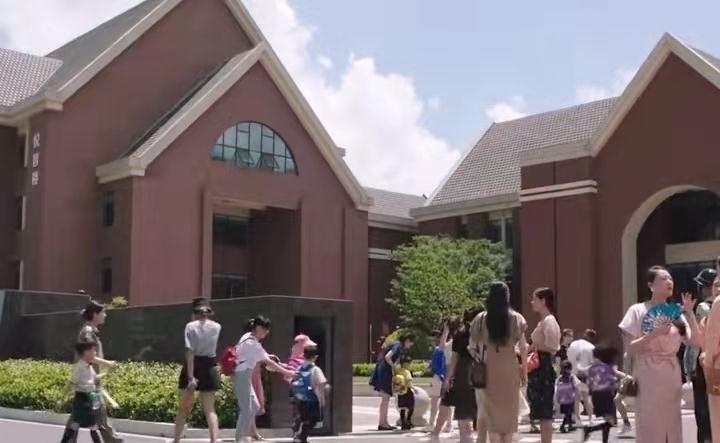 白百何|白百何新剧演技王炸!学校门口大晒名牌包,剧情太过分被吐槽