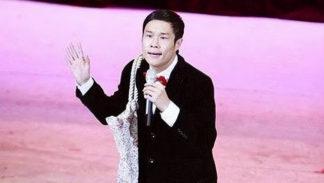 赵本山|赵本山八个大腕徒弟现状，有人开始飘了，有人一手好牌打得稀烂