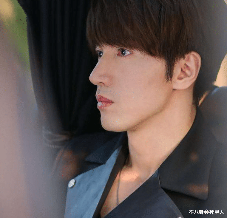 陆毅|40多岁还在演偶像剧,这5位男星太自信,和女主站在一起像父女