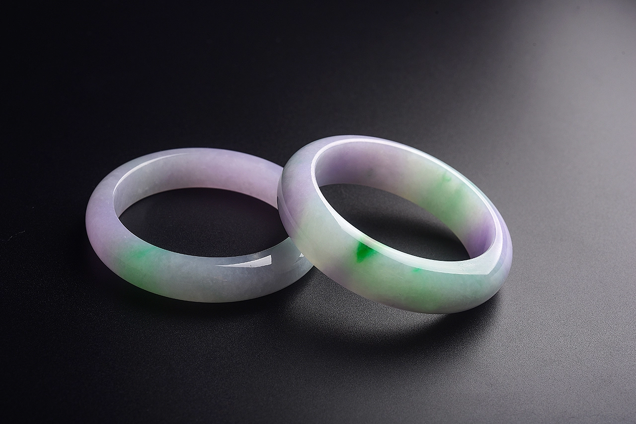 翡翠手镯|1万块和10万块的翡翠手镯，差距到底有多大？答案揭晓