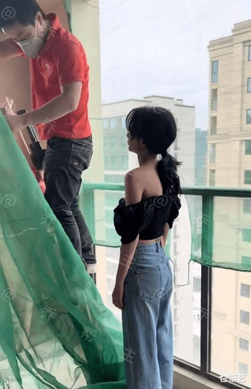 浙江女孩装修新房,全程紧跟装修工人,网友:师傅还有心思干活?