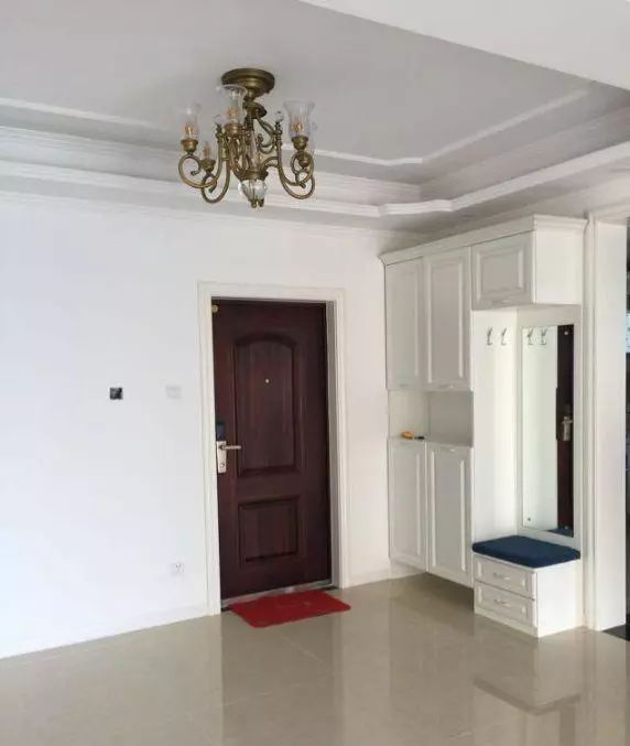 我家110平的房子,花9万完成硬装,领居看了却说:好土