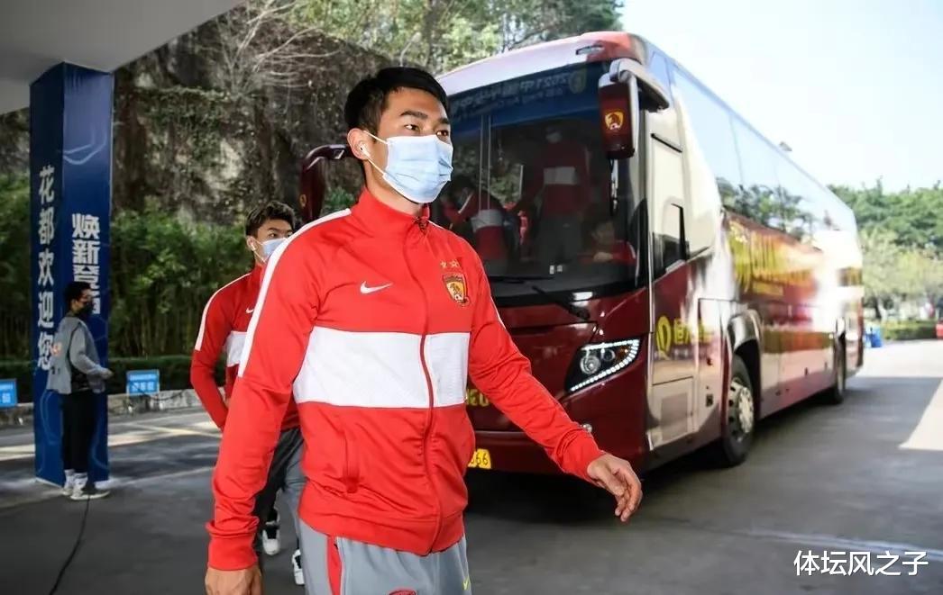 徐新|国脚级别球员加盟泰山合同细节曝光，球迷担心他或成为下一个徐新