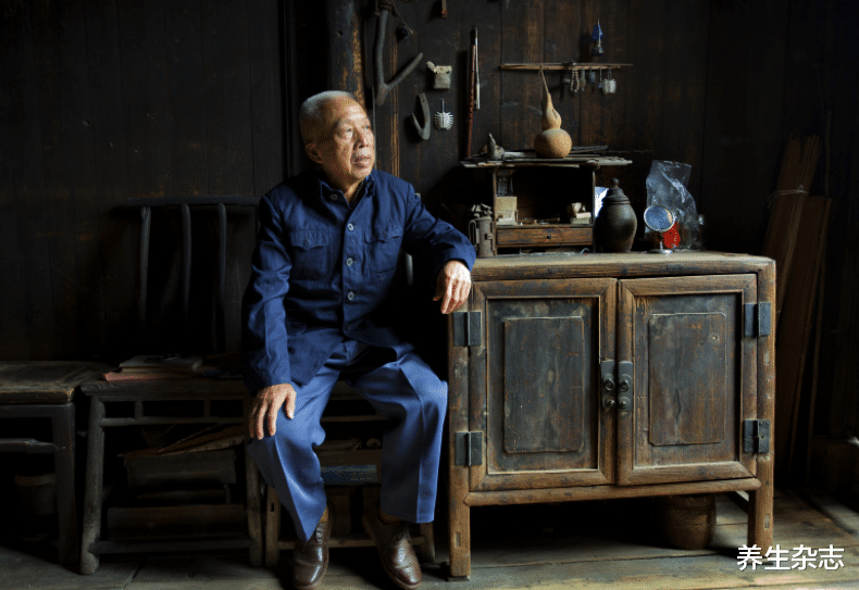 多位中医提醒:牙齿出现这几个症状,说明你的胃和肾出了问题,别总想着拔牙