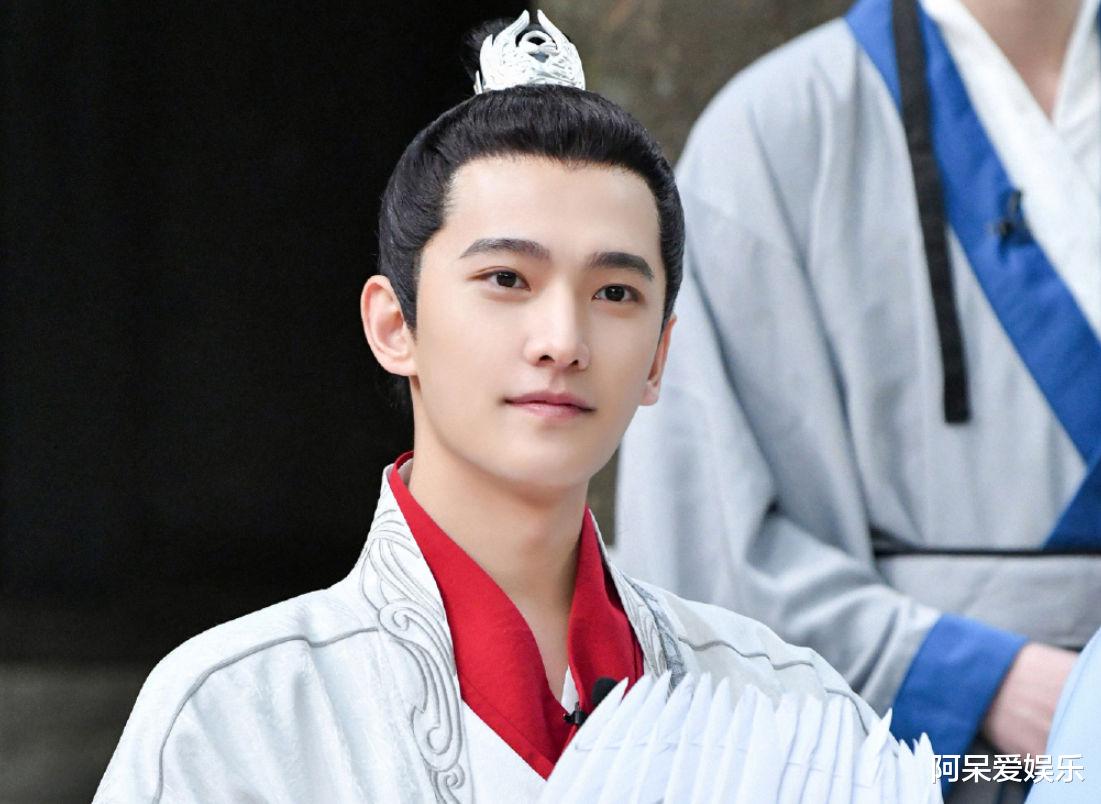 杨洋|《青春环游记3》杨洋提前杀青:留给节目组的“笨蛋美人”不多了