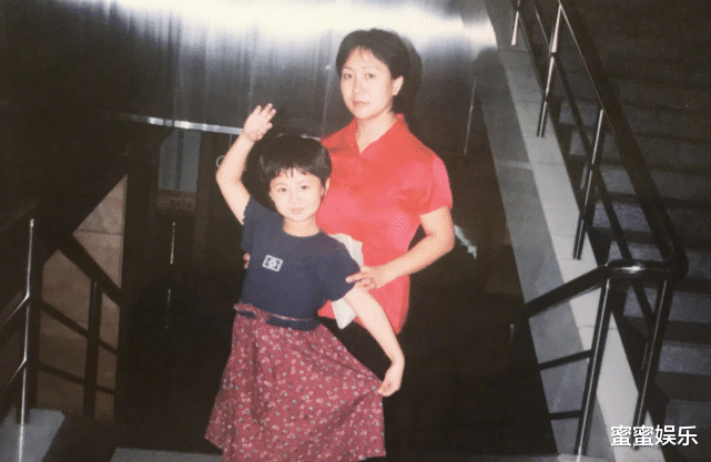 杨紫|母亲节!伊能静晒女儿做的松饼,杨紫童年美,韩庚晒大肚要当爹了