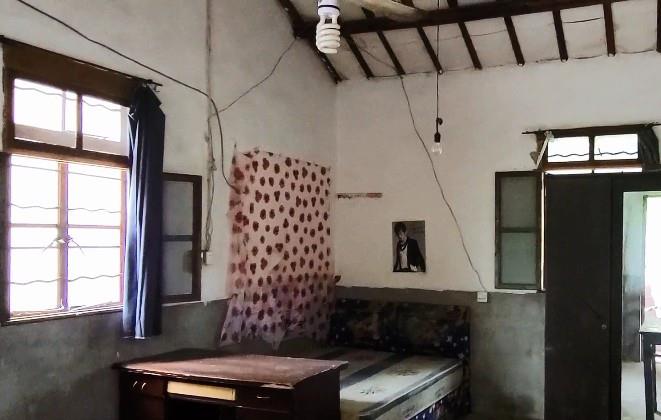 上海租房白菜价,只要200块一个月,马桶对着你的床头