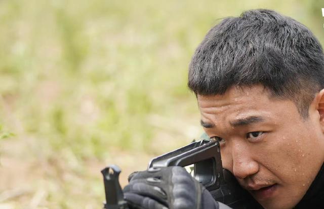 燕破岳|《特战荣耀》四位男主，四种结局，燕破岳解散始皇，回大学进修！