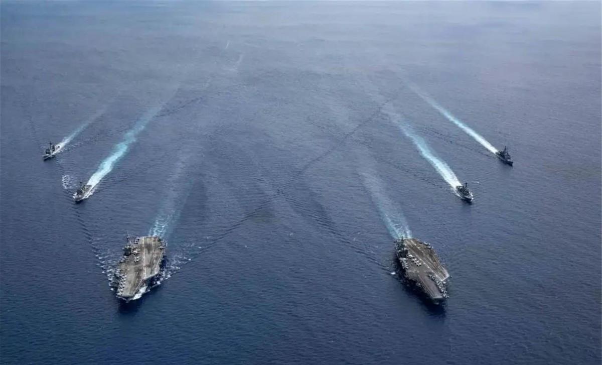 1997年香港回归前夕，英军30艘军舰兵犯南海，中方：撞就撞谁怕谁