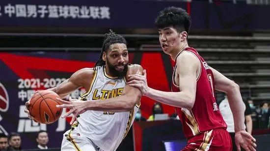 NBA|太横了！隔扣中国男篮新人王！NBA探花刚来就成第一中锋