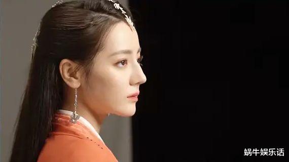 迪丽热巴|与君初相识：迪丽热巴假小子造型被吐槽，谁注意到她的眉毛了？