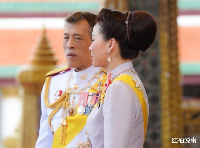 苏提达 苏提达设计出新发型，“花苞头”又美又仙，70岁泰王全程挪不开眼