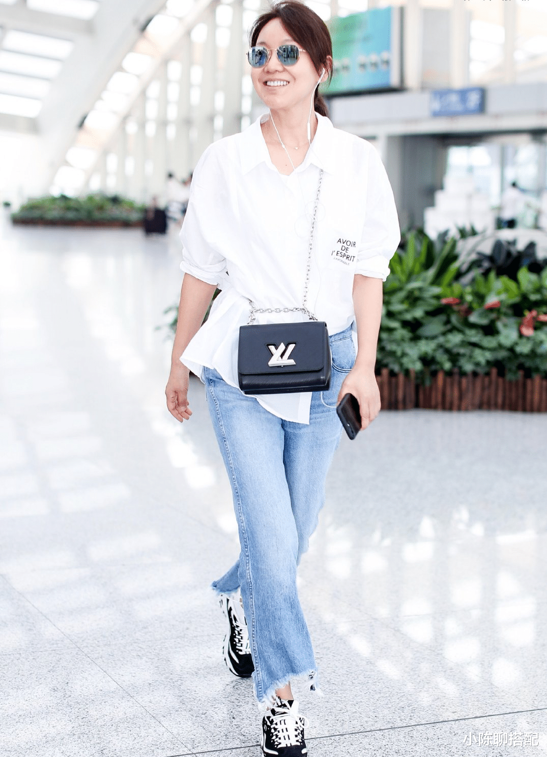 赵小棠 从“妈”到“姐”，黄绮珊、闫妮证明了：不服老就是最好的保鲜剂