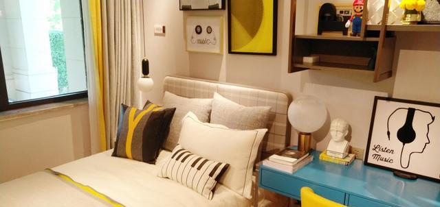 墙纸和墙布的5个区别:墙布更贵、更好,但这些“好”你需要吗?