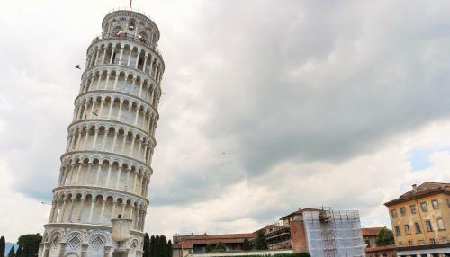 贵州|意大利最斜的建筑，经过4次地震不倒，受到许多游客们的欢迎