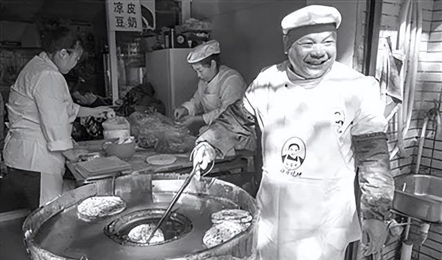 医生 320斤男子骑车时睡着，从立交桥掉落