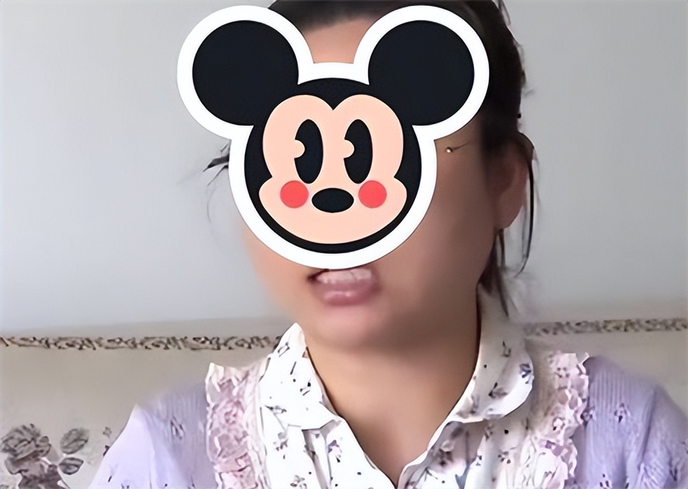 丈夫撞见妻子与帅小伙在车内亲热,无法忍受的他拿岳母出气 纪实