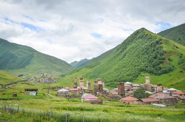 天生丽质|这个地方建起了处处碉楼，居住、掺望、抵御、避难，一塔多用