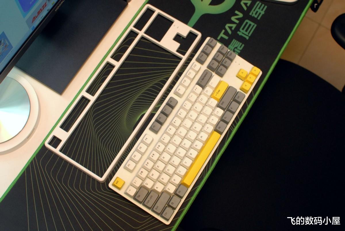 显卡|颜值小清新的客制化机械键盘，网友：爱了，爱了