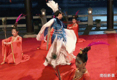 刘诗诗|同为古装女神献舞，有人翩翩起舞一眼万年，有的还是把脸遮上吧