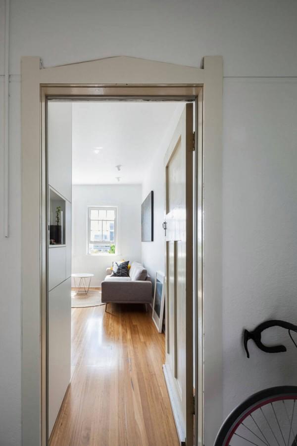 国外27平米小户型爆改,收纳空间出来后,网友拍手说这收纳真厉害