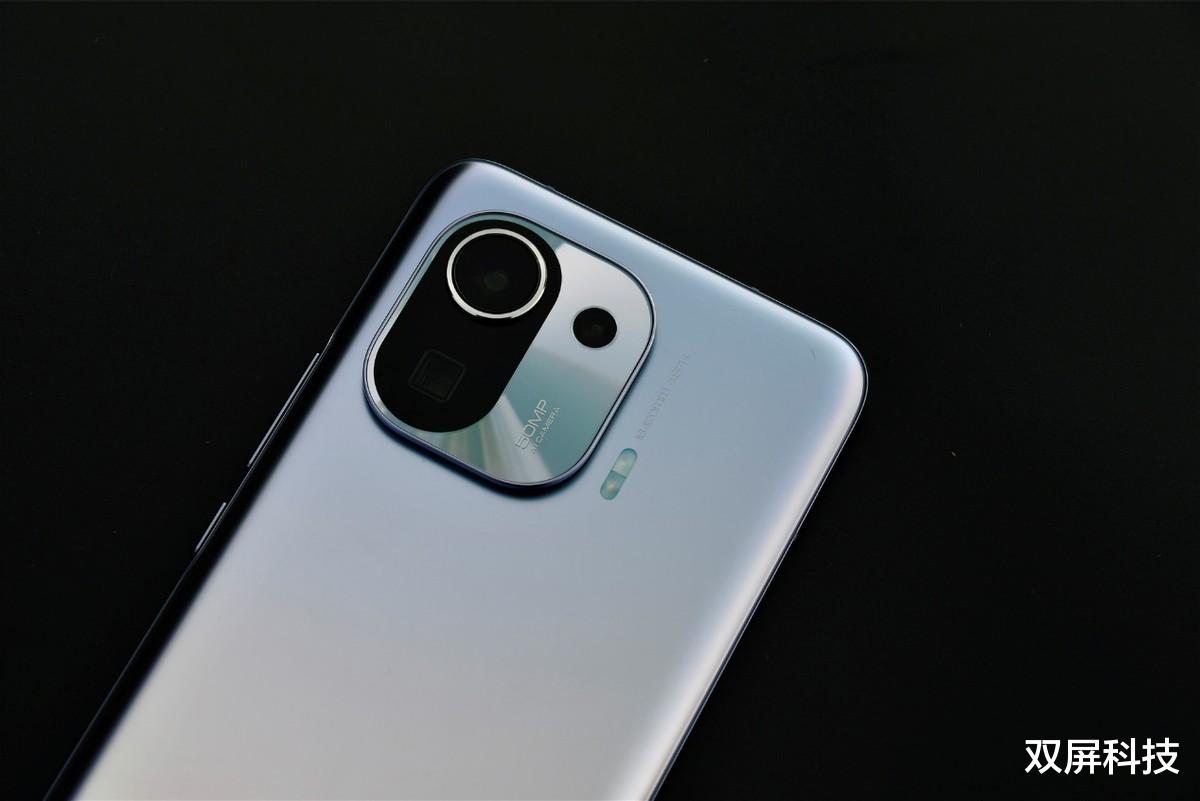 小米科技|雷军彻底爆发：IP68+5000mAh+超大底主摄，2140元“跳水价”离场