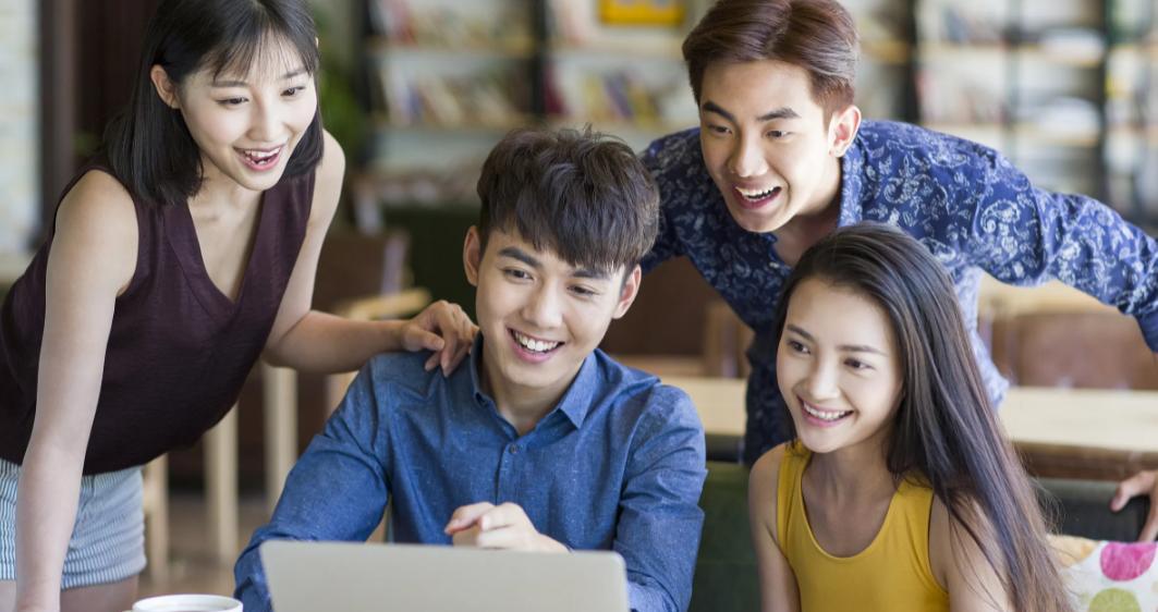 大学生|“你捡到8万，失主却说丢了9万，咋办？”，大学生的回答尽显机智