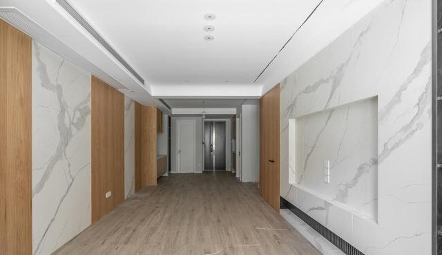 255三层底复式硬装现场,地下室封成阳光房,平层价格装出别墅范