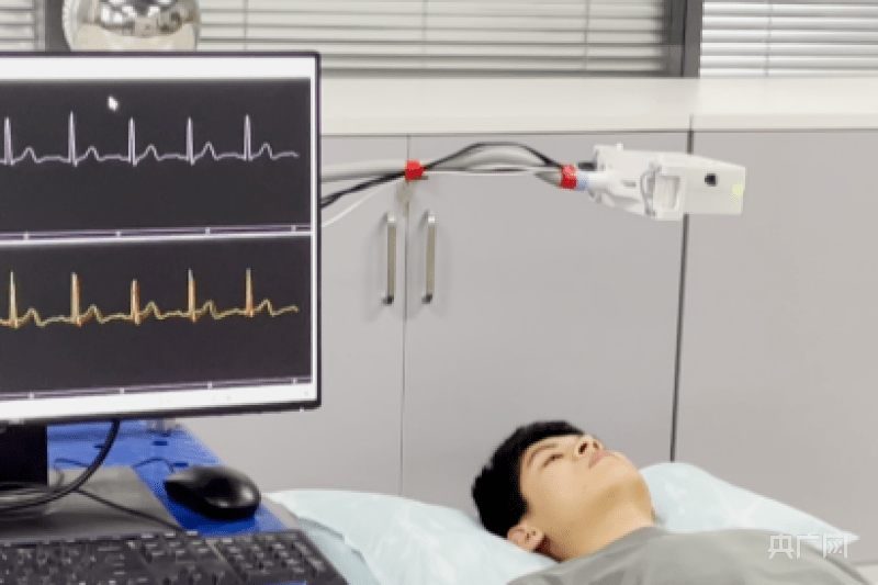 【科学强国】未来或不用佩戴电极!非接触心电图实时监测来了