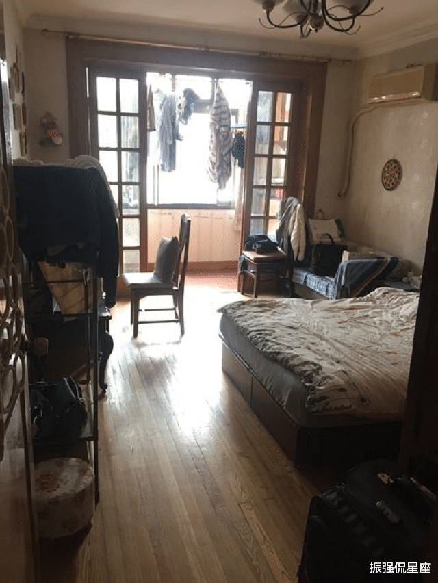 2000年,江苏女工人在车库偶遇收养16岁孤儿,15年后被回报1530万!