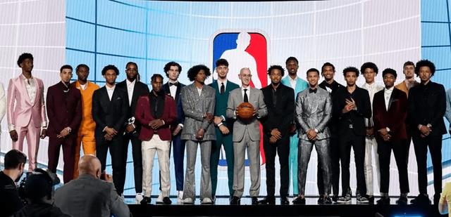 英超|作为篮球运动员，球员们可以绕过选秀直接和NBA球队签约吗？